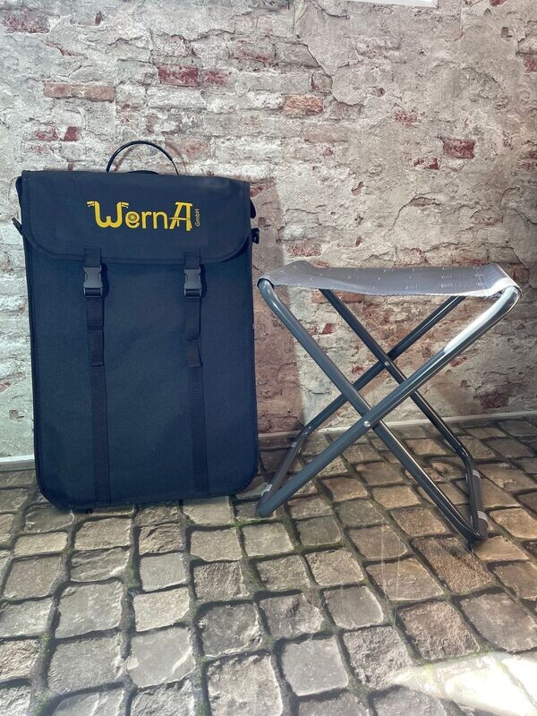 Die Fahrrad-
Klappstuhltasche "Modell B" besteht aus festem, wasserabweisendem, strapazierfähigem Material.

inkl. Klappstuhl