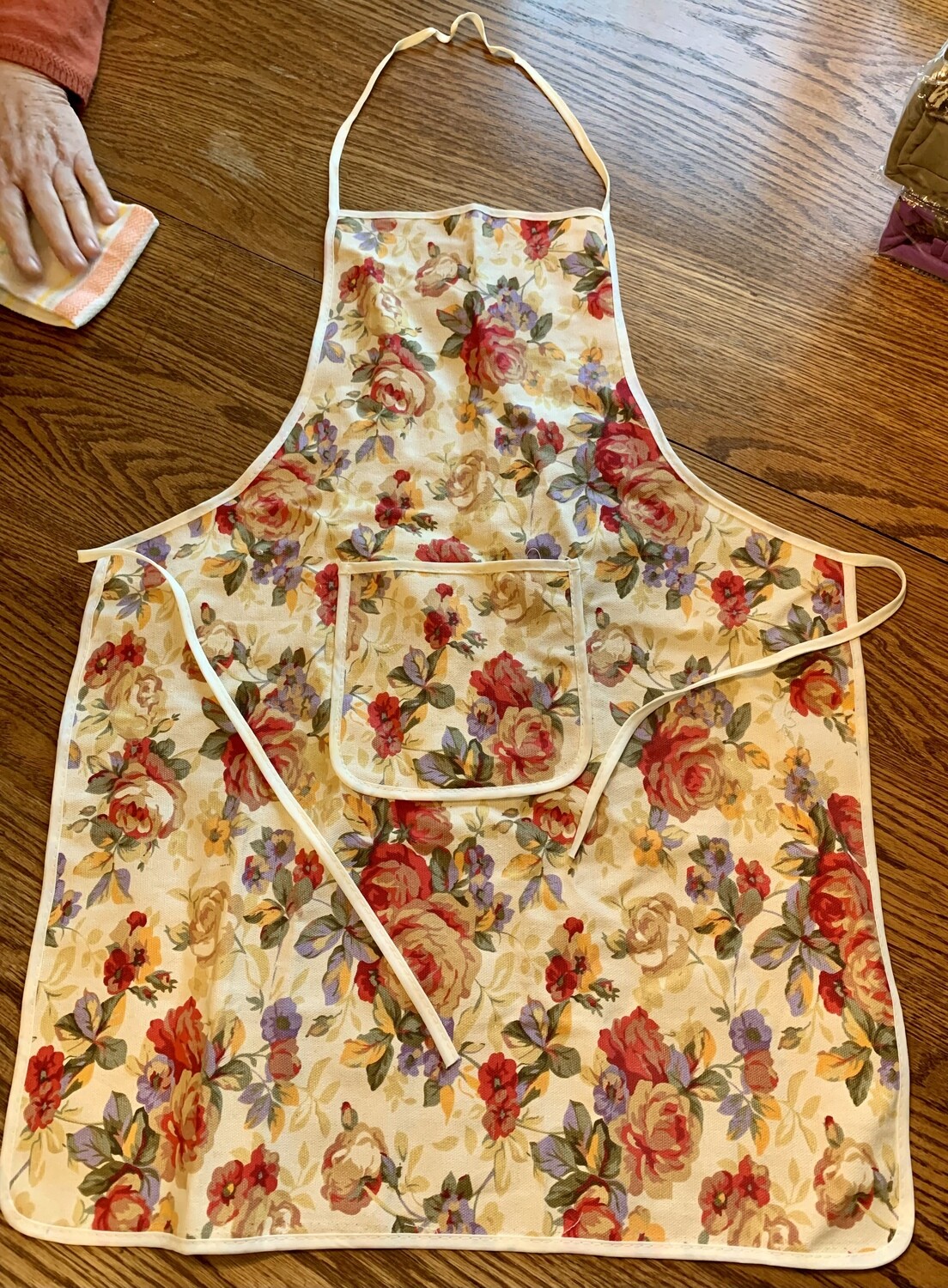 Floral Apron with pocket
