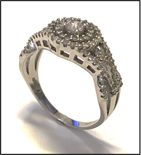 18K white gold diamond ring