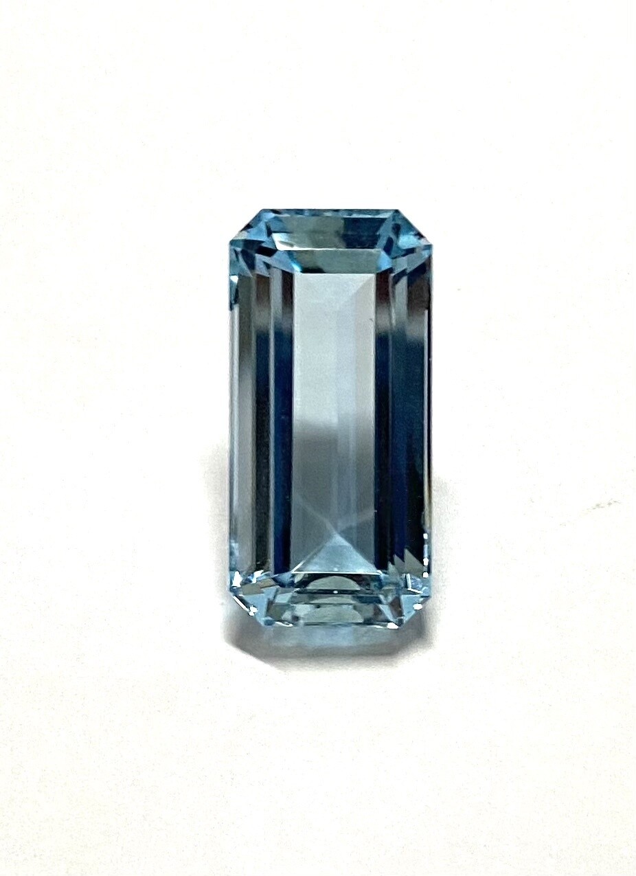 12.62ct Aquamarine. Retail value: R117 000.00