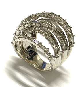 18k white gold  diamond ring valued at R141000