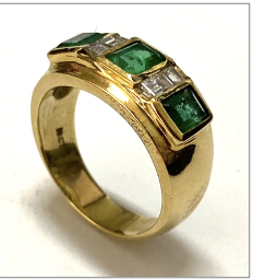 18K yellow gold diamond and emerald ring