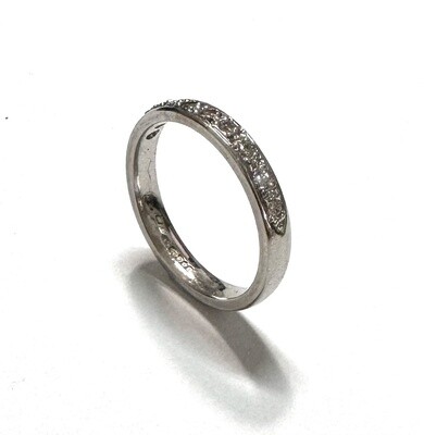 Platinum engagement ring and band