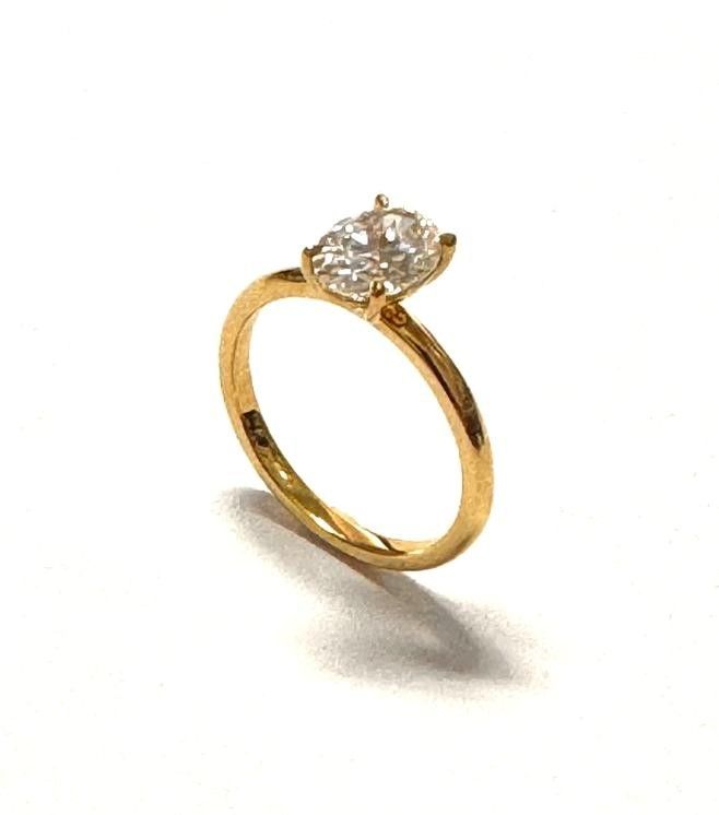 Lab grown diamond set in 18K yellow gold