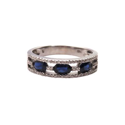 18K White Gold Diamond and Blue Sapphire Ring