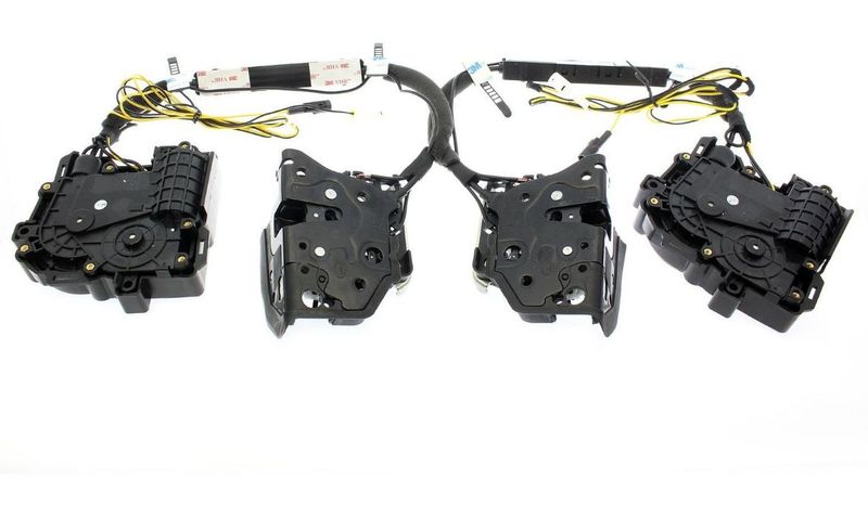 SMARTGEAR ADDX010 – durvju pievilcēju sistēma Audi/Porsche/Volkswagen automašīnām SMARTGEAR ADDX010 – durvju pievilcēju sistēma Audi/Porsche/Volkswagen automašīnām