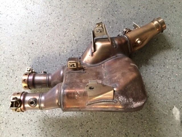 Yamaha YZF R1 RN32 Bj.2015-2016 Vorschalldämpfer / Katalysator Top Yamaha YZF R1 RN32 Bj.2015-2016 Vorschalldämpfer / Katalysator Top