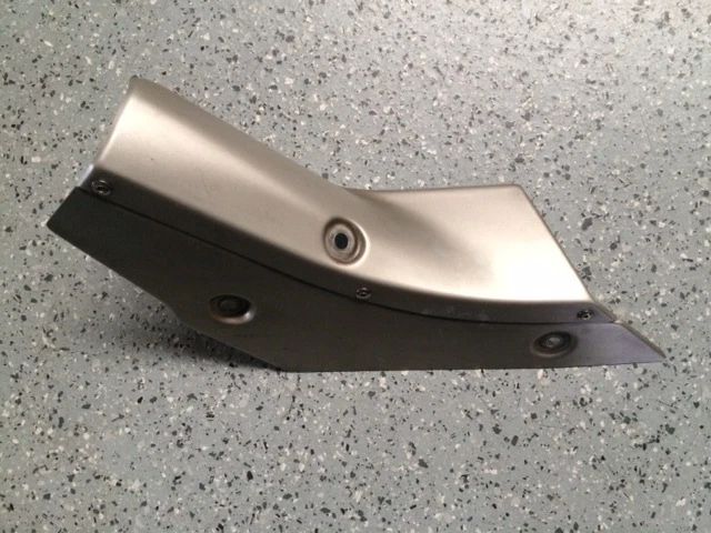 Yamaha YZF R1 RN32 Bj.2015-2017 Abdeckung Auspuff Yamaha YZF R1 RN32 Bj.2015-2017 Abdeckung Auspuff