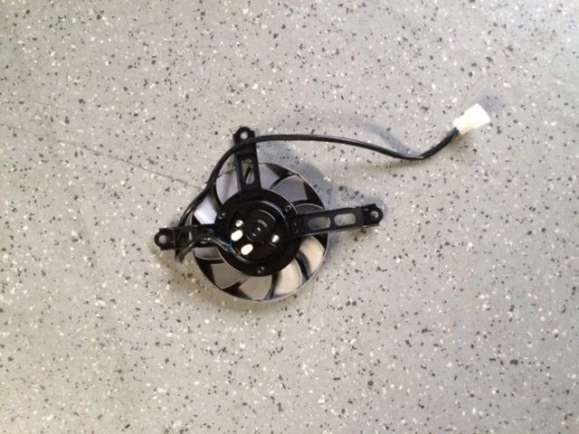 Yamaha YZF R1 RN32/49 Bj.2015-2019 Kühler Ventilator rechts NEU Yamaha YZF R1 RN32/49 Bj.2015-2019 Kühler Ventilator rechts NEU