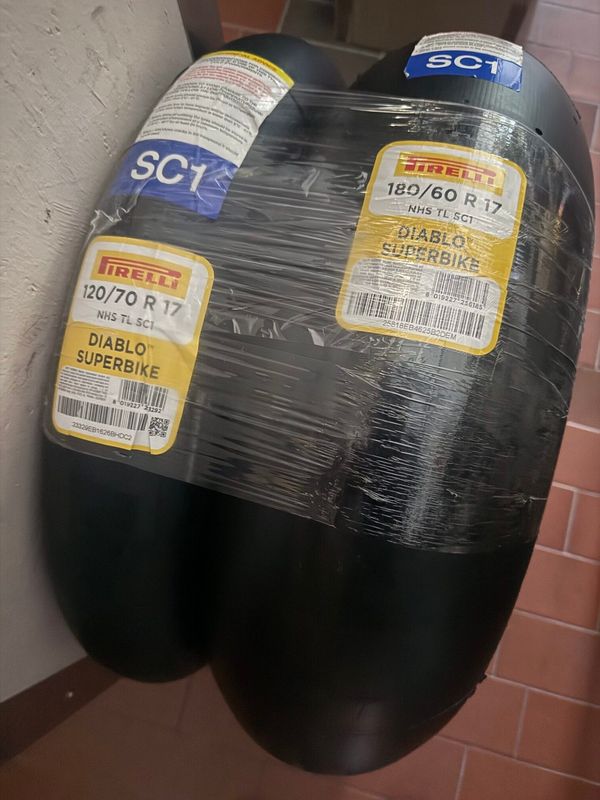 Pirelli Superbike Slick Reifensatz 120/70 R17 u 180/60 R17 SC1 Pirelli Superbike Slick Reifensatz 120/70 R17 u 180/60 R17 SC1