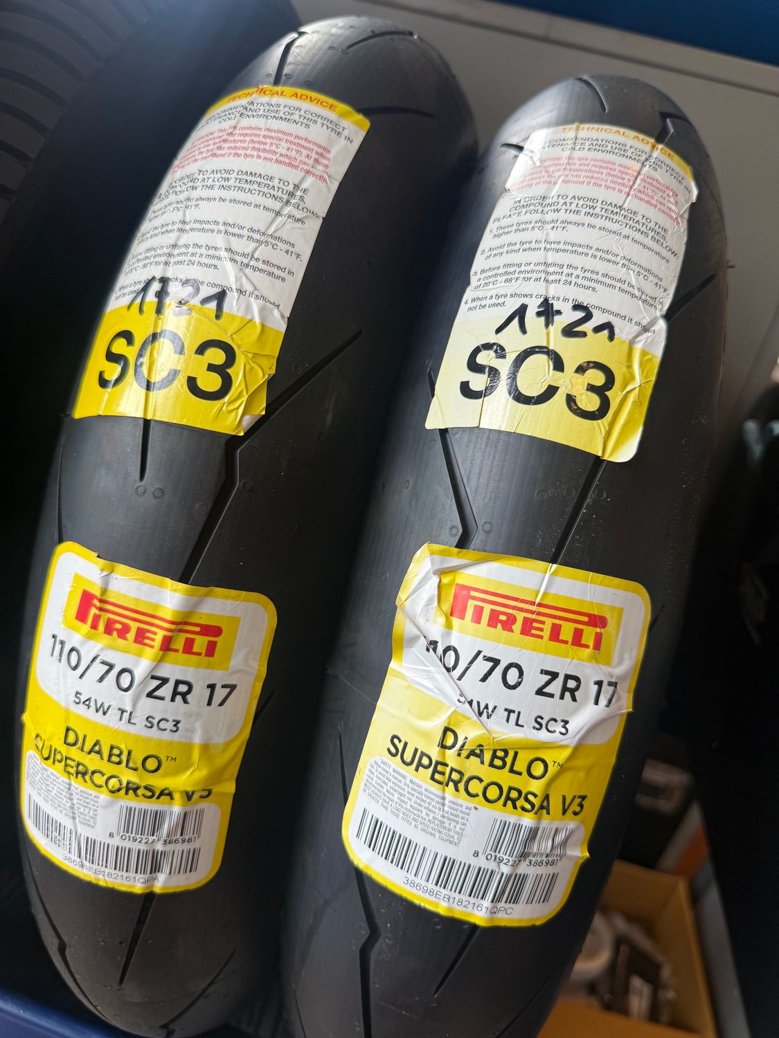 Pirelli Supercorsa 120/70 R17 SC3 Vorderreifen DOT 1721 Pirelli Supercorsa 120/70 R17 SC3 Vorderreifen DOT 1721