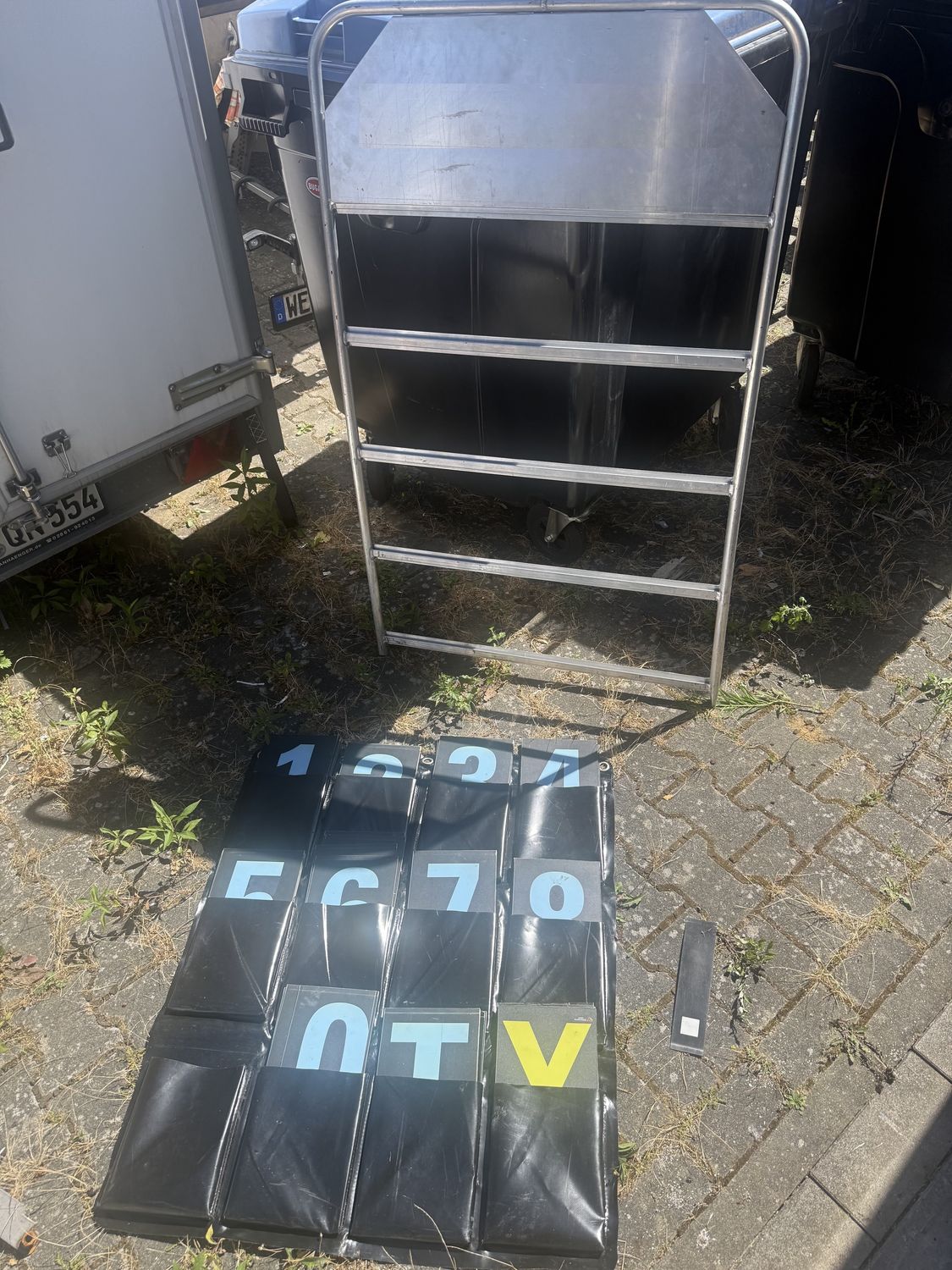 Gebrauchtes Pitboard aus Aluminium inkl. Nummern und Tasche Gebrauchtes Pitboard aus Aluminium inkl. Nummern und Tasche