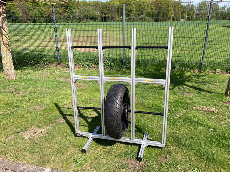 Aluminium Felgenständer für 6 Felgen in gutem Zustand Aluminium Felgenständer für 6 Felgen in gutem Zustand