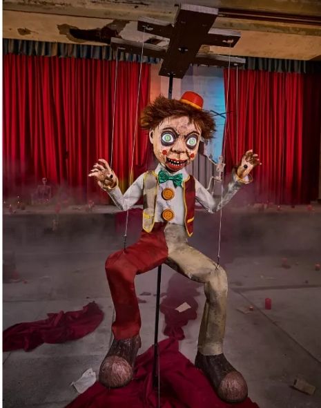 7 Ft 7 In Bobby Strings Animatronic ORDER AIRFREIGHT DIRECT TO YOU.