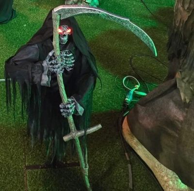 MINI LEVETATING REAPER PRE ORDER NOW FOR HALLOWEEN 2025 PRICE ADVERTISED IS DEPOSIT FOR PRE ORDER ONLY PLEASE READ DESCRIPTION