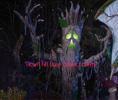 SPOOKY TREE PRE ORDER NOW FOR HALLOWEEN 2025 PRICE ADVERTISED IS DEPOSIT FOR PRE ORDER ONLY PLEASE READ DESCRIPTION