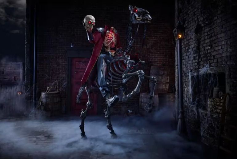 9 FT KNIGHT DULLAHAN HALLOWEEN PROP IN STOCK