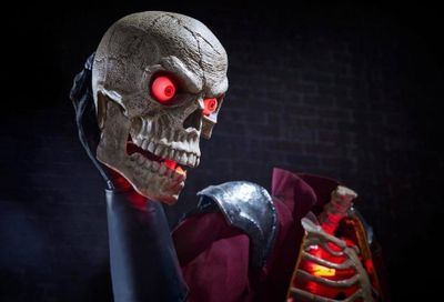 9 FT KNIGHT DULLAHAN HALLOWEEN PROP IN STOCK