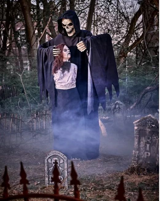 6 Ft 6 In the Black Heart Animatronic ORDER AIRFREIGHT DIRECT TO YOU.