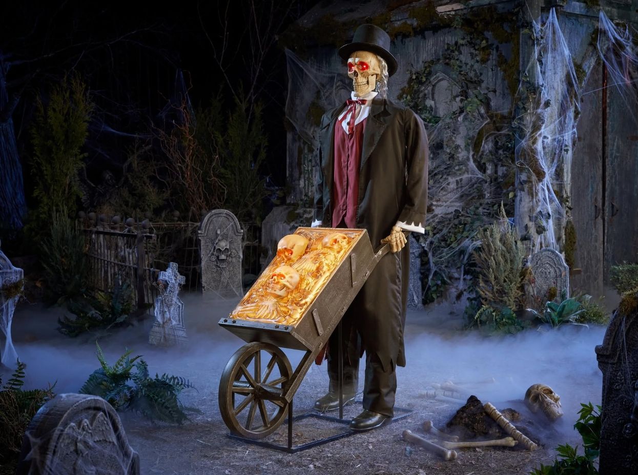 6.5 FT Grave &amp; Bones Animated LED Grave Robber PRE ORDER NOW FOR HALLOWEEN 2026
