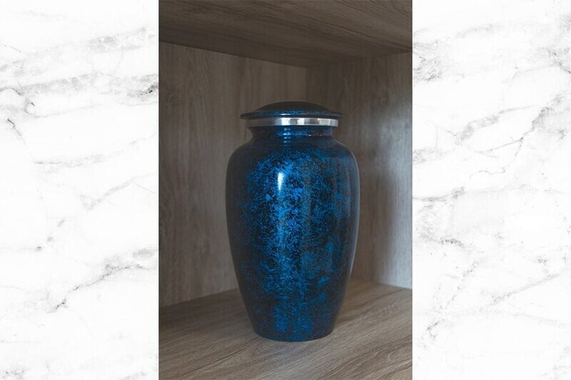Urna con arte azul