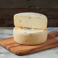 Pecorino al tartufo (2 Kg)