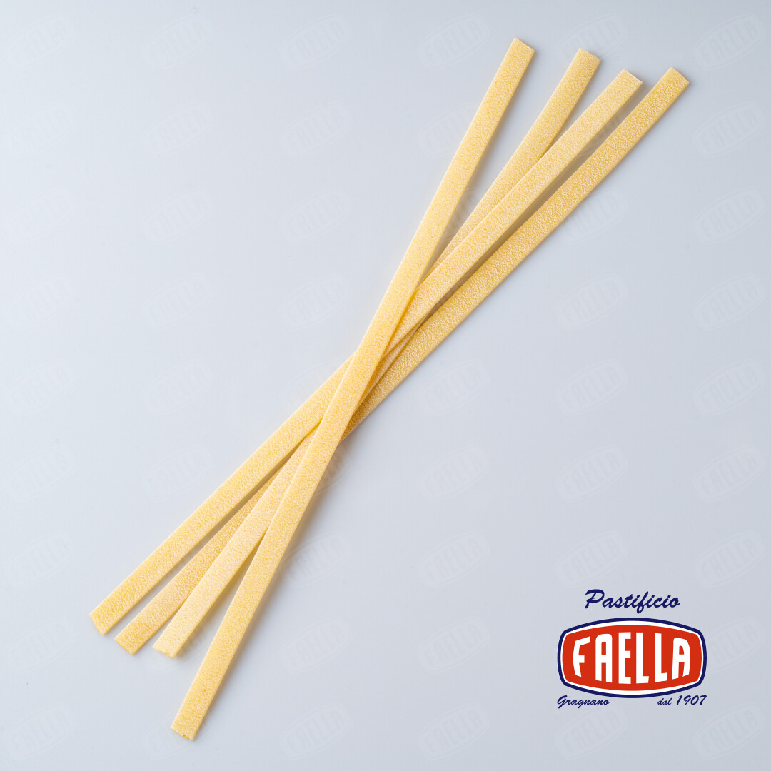 Confezione "Napoli" da 2,5 kg con sugo pronto Genovese 300 g e Ragù 300 g