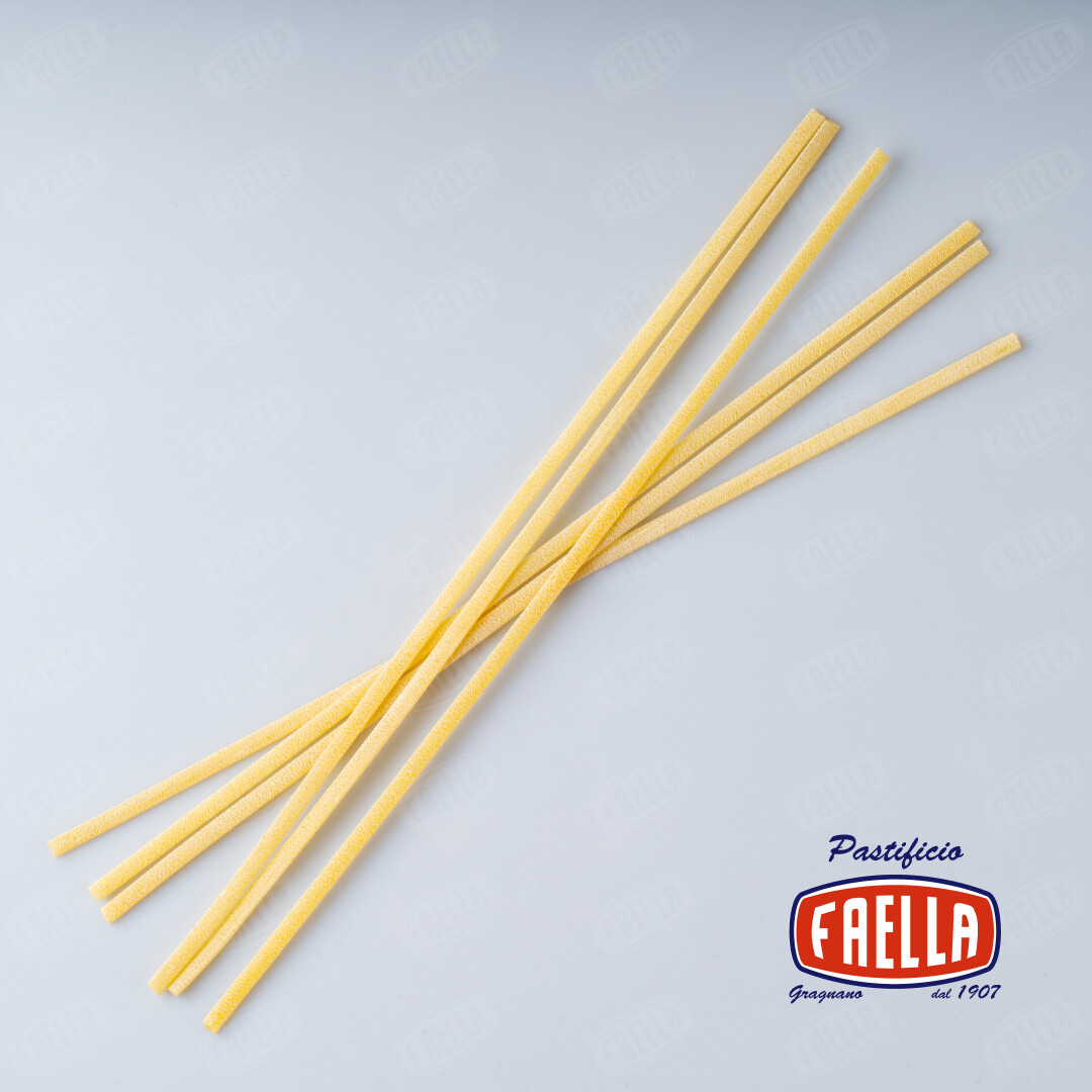 Confezione "Napoli" da 2,5 kg con sugo pronto Genovese 300 g e Ragù 300 g