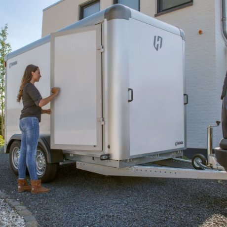 Henra Gesloten Bakwagen 2700.315x158