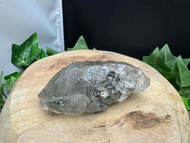 Bergkristal met chloriet insluitsels