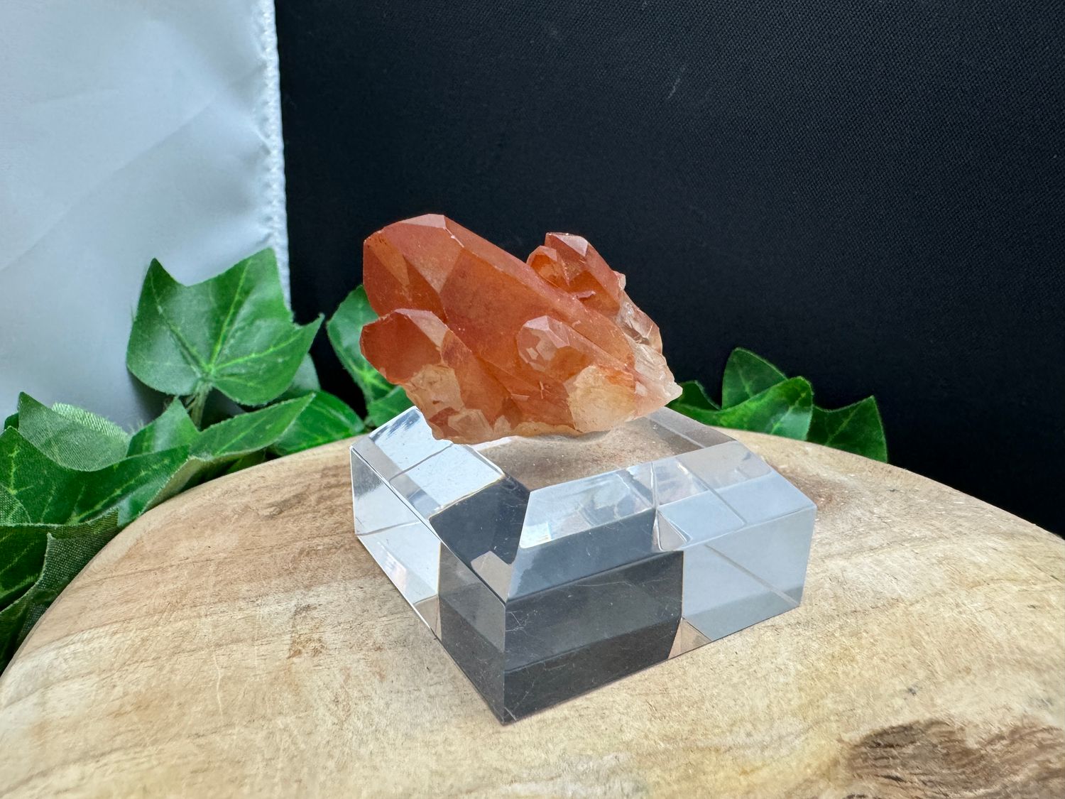 Tangerine kwarts op sokkel