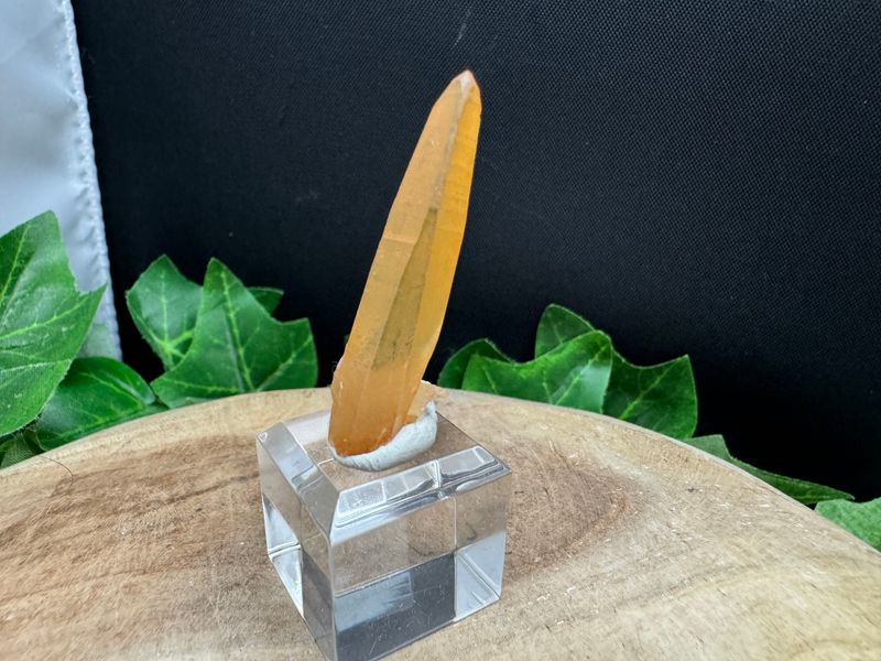 Tangerine Kwarts op sokkel