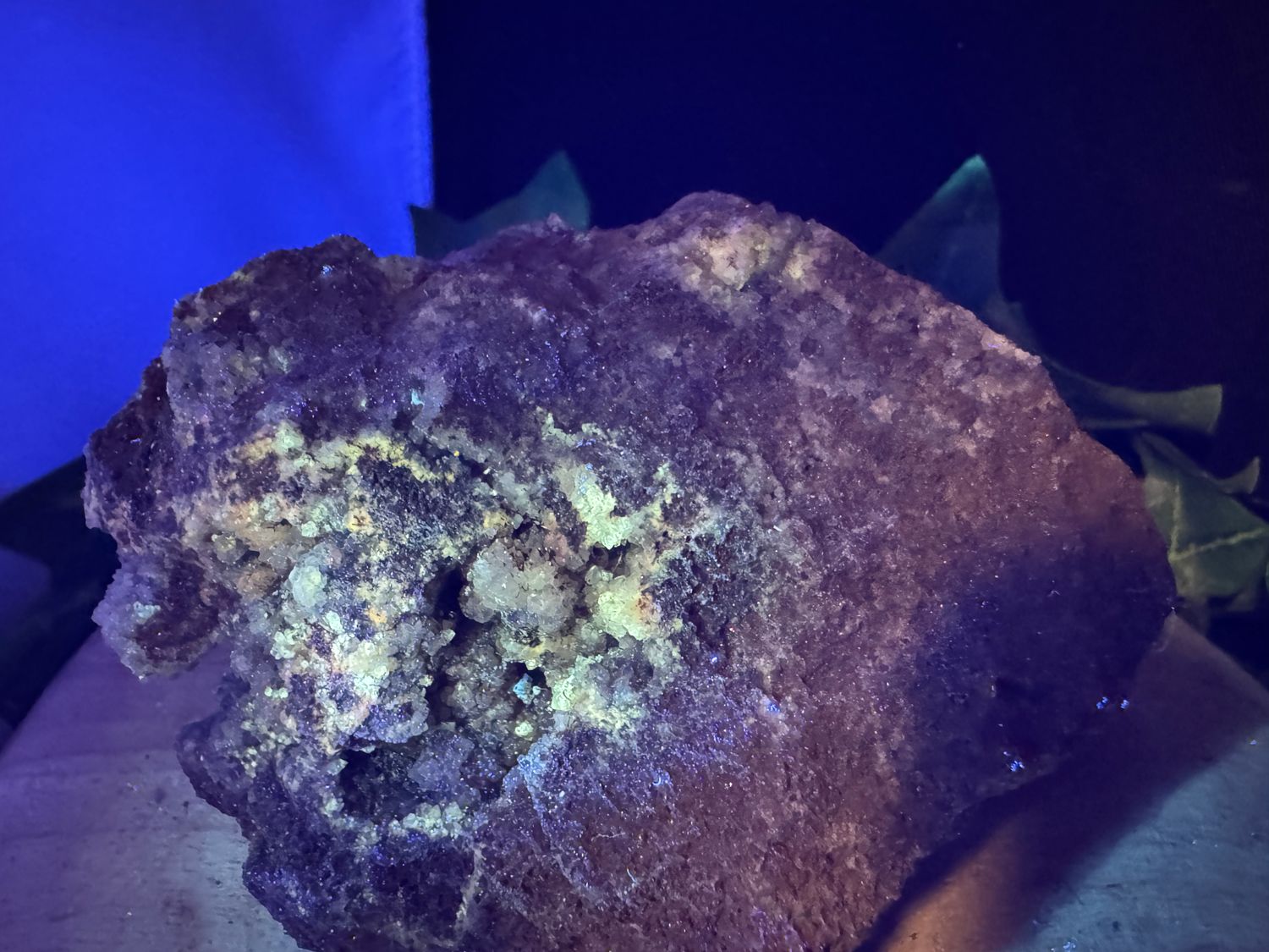 ​Kwarts / Bergkristal in limoniet