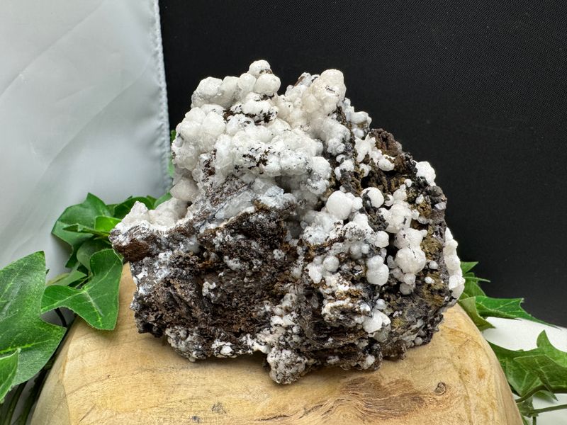 Calciet met Hematiet