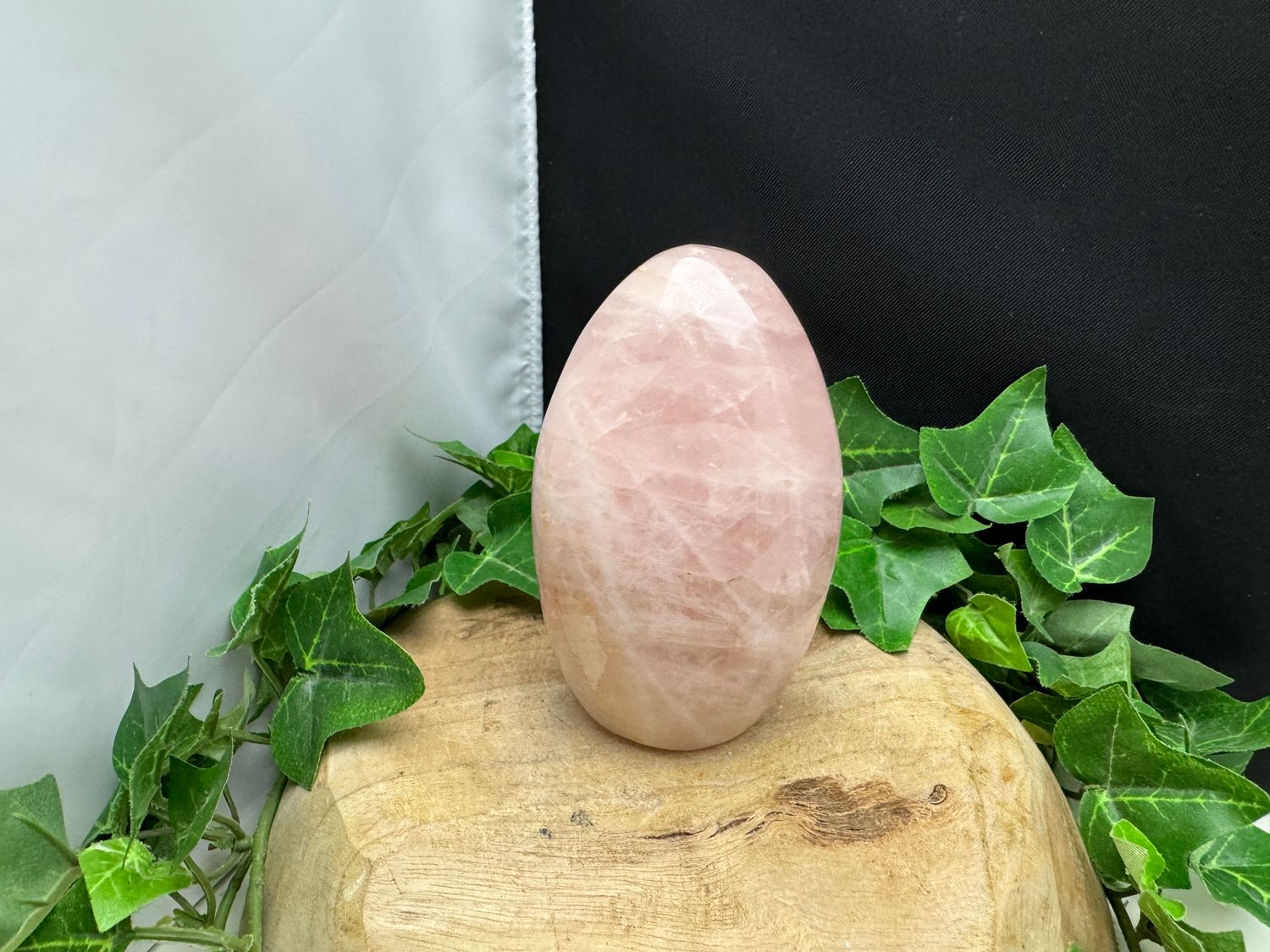 Rozenkwarts sculptuur