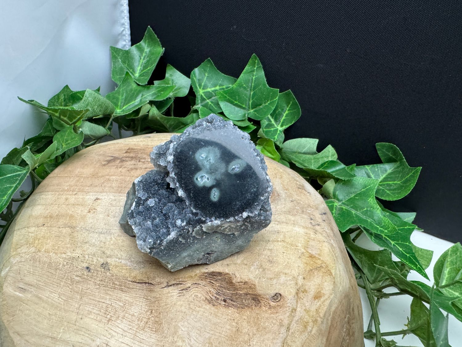 Zwarte Chalcedoon met druzy kwarts