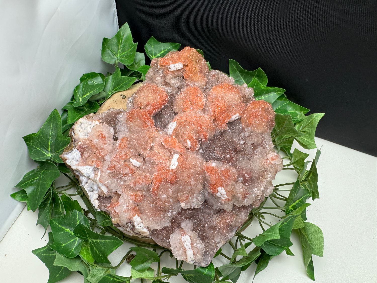 Kwarts met Hematiet en Chalcedoon