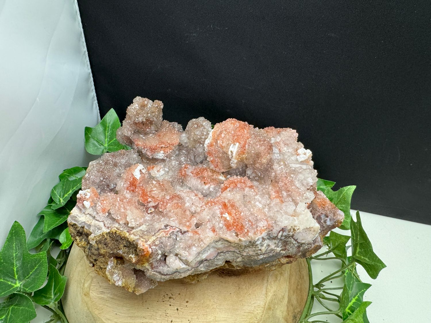 Kwarts met Hematiet en Chalcedoon