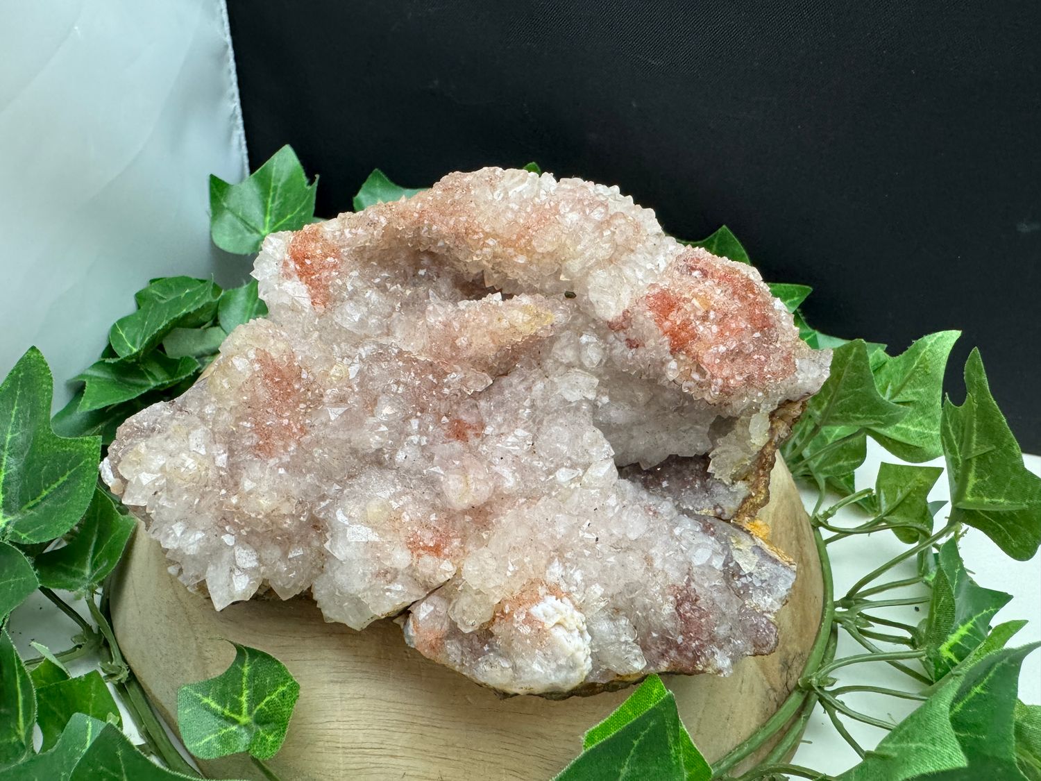 Kwarts met Hematiet en Chalcedoon