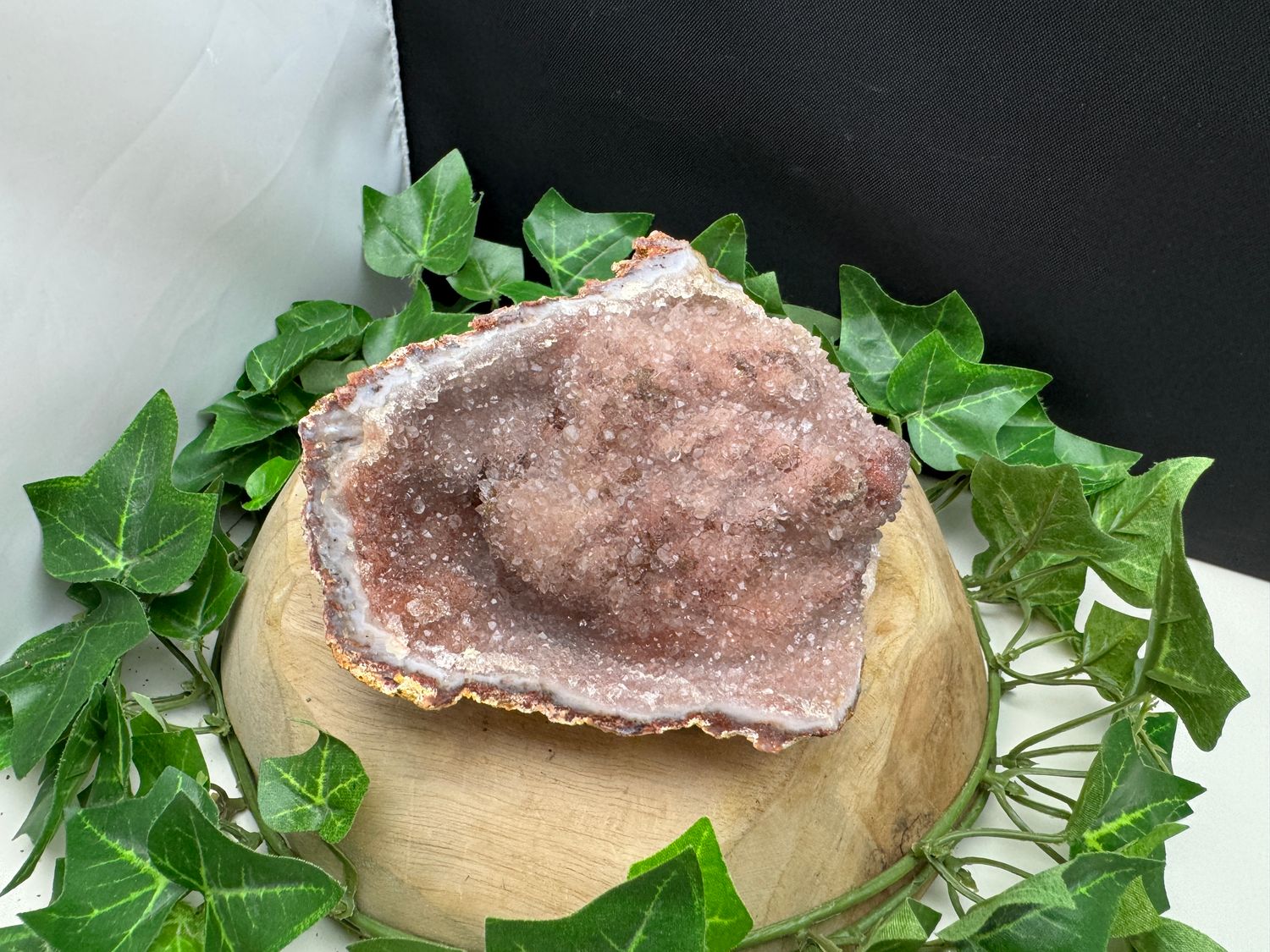 Kwarts met Hematiet en Chalcedoon