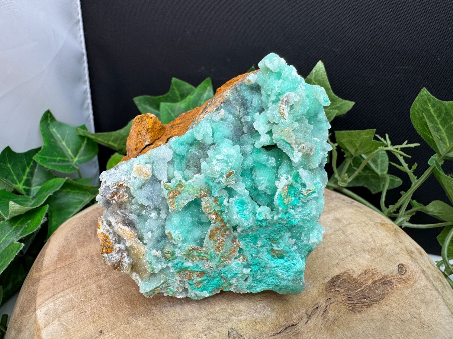 Garnieriet met druzy kwarts