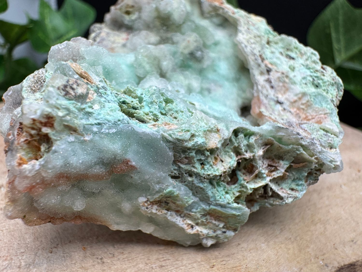 Garnieriet met druzy kwarts