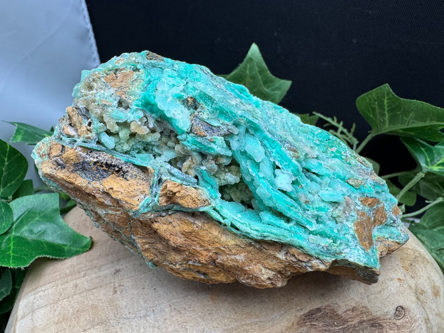 Garnieriet met druzy kwarts