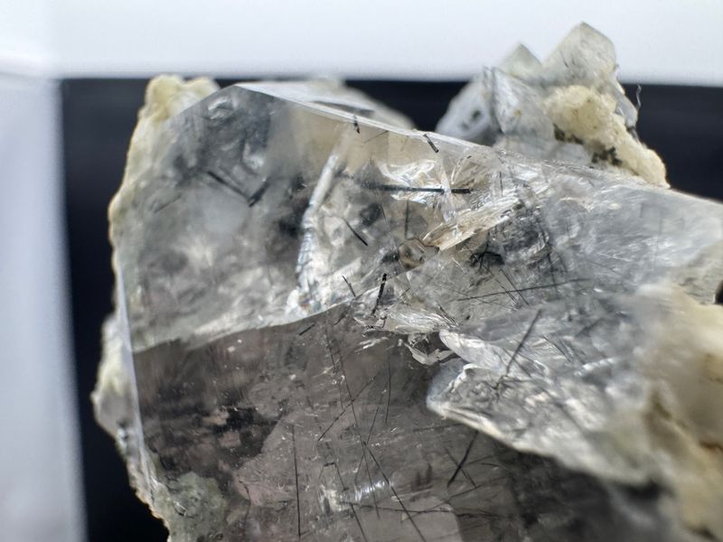 Bergkristal met rutielnaalden