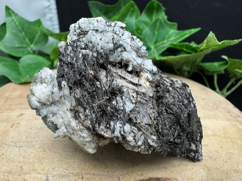 Toermalijn op Adulaar