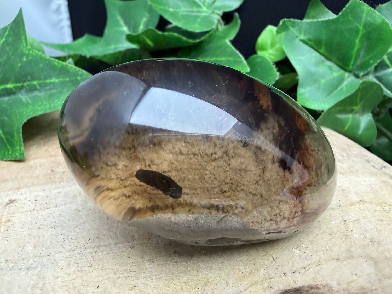 Lodoliet met hematiet blaadje Lodoliet met hematiet blaadje