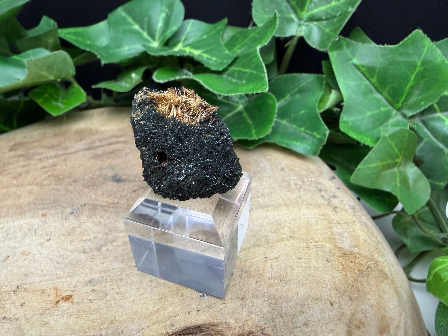 Rutiel op Chloriet Rutiel op Chloriet