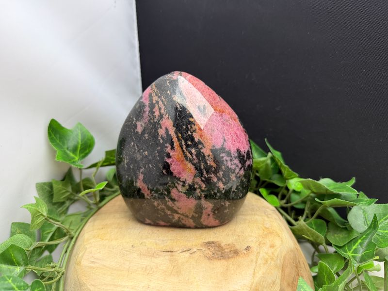 Rhodoniet freeform Rhodoniet freeform