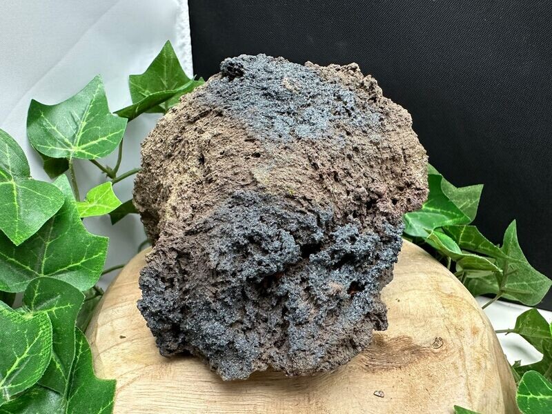 Hematiet op lavasteen