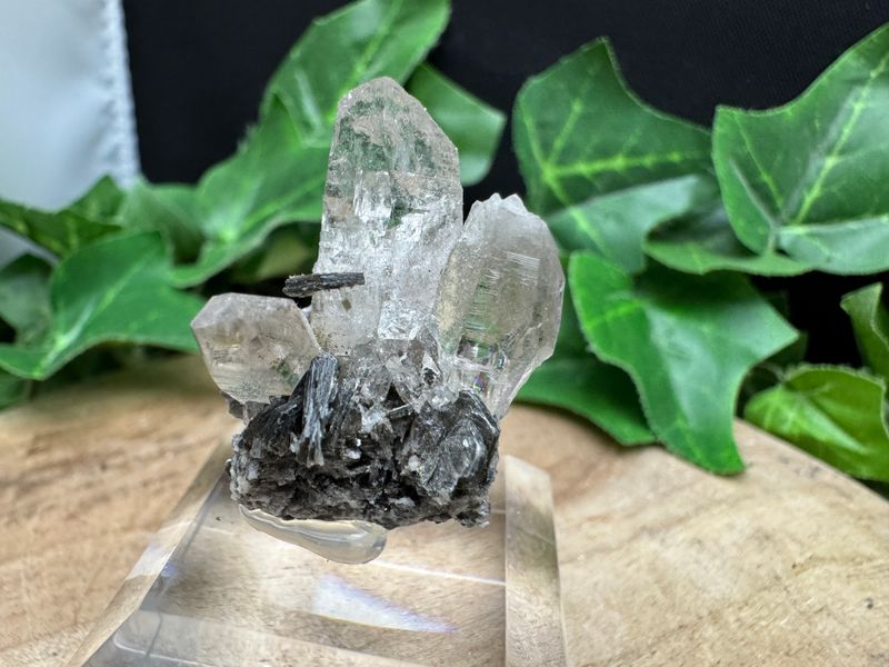 Bergkristal/mica op sokkel